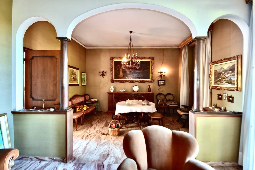 Villa singola in VIA MILANO, Turate, 11 locali, 3 bagni, con box