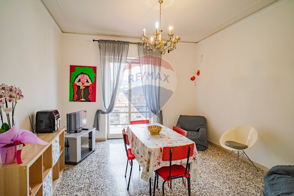 Trilocale in Via Maria Gianni, Catania, 1 bagno, con box, 85 m²