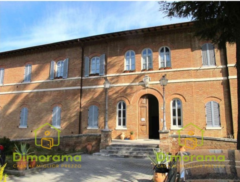 Quadrilocale in Viale P. Calamandrei, Montepulciano, 3 bagni, 148 m²
