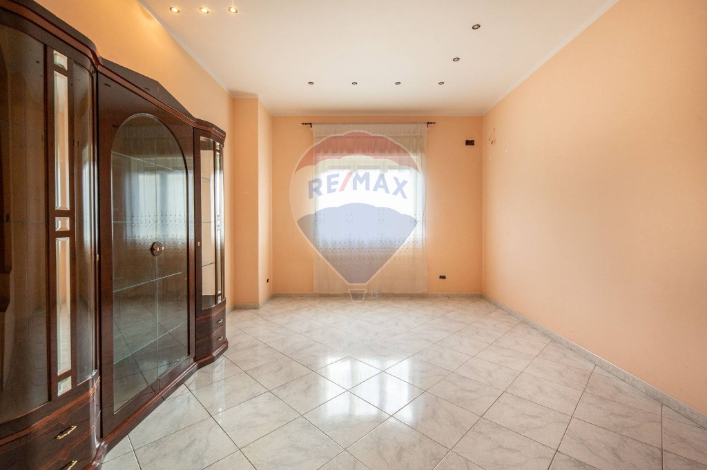 Appartamento in Via Generale Di San Marzano, Catania, 5 locali, 138 m²
