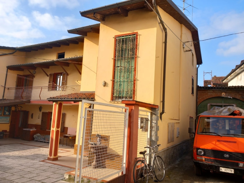 Casa semindipendente a Frugarolo, 4 locali, 1 bagno, 100 m², abitabile