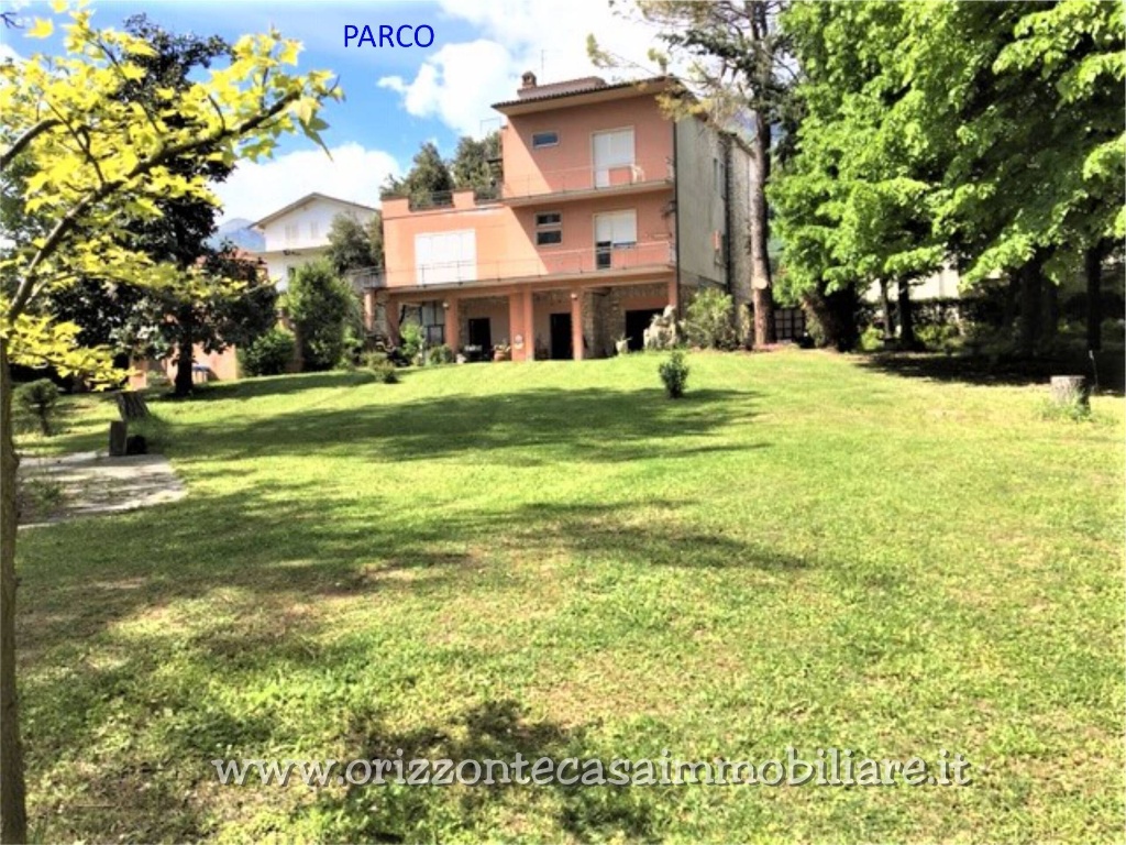 Villa singola a Civitella del Tronto, 20 locali, 6 bagni, 680 m²