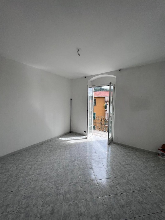 Quadrilocale a La Spezia, 1 bagno, 79 m², 3° piano in vendita