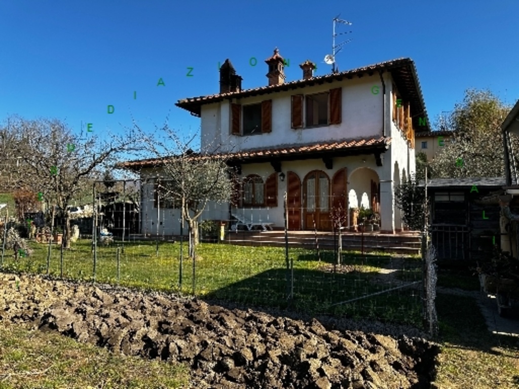 Villa in VIA BELLINI 1, Vicchio, 7 locali, 3 bagni, giardino in comune