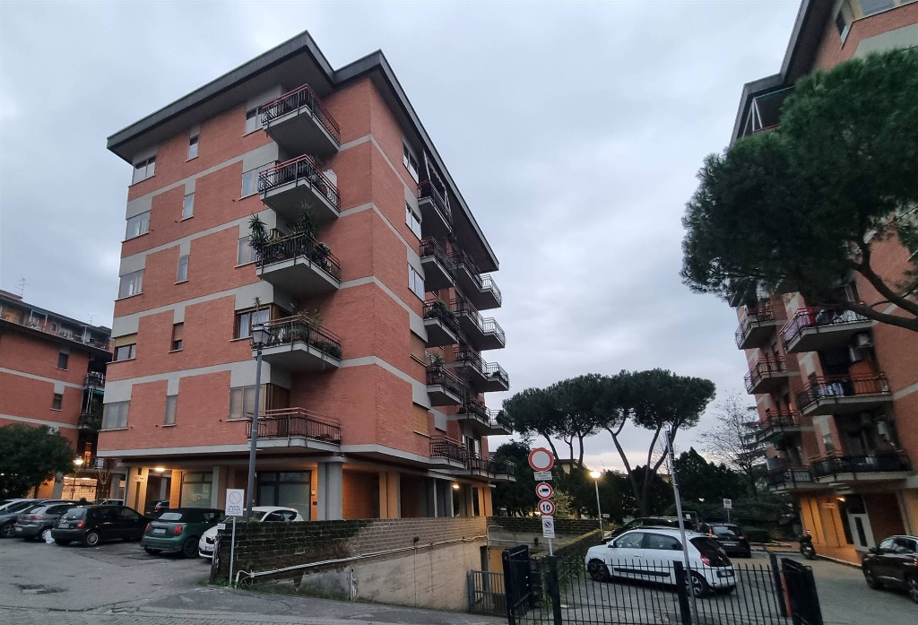 Appartamento in Viale Guidoni Firenze 169, Firenze, 6 locali, 2 bagni