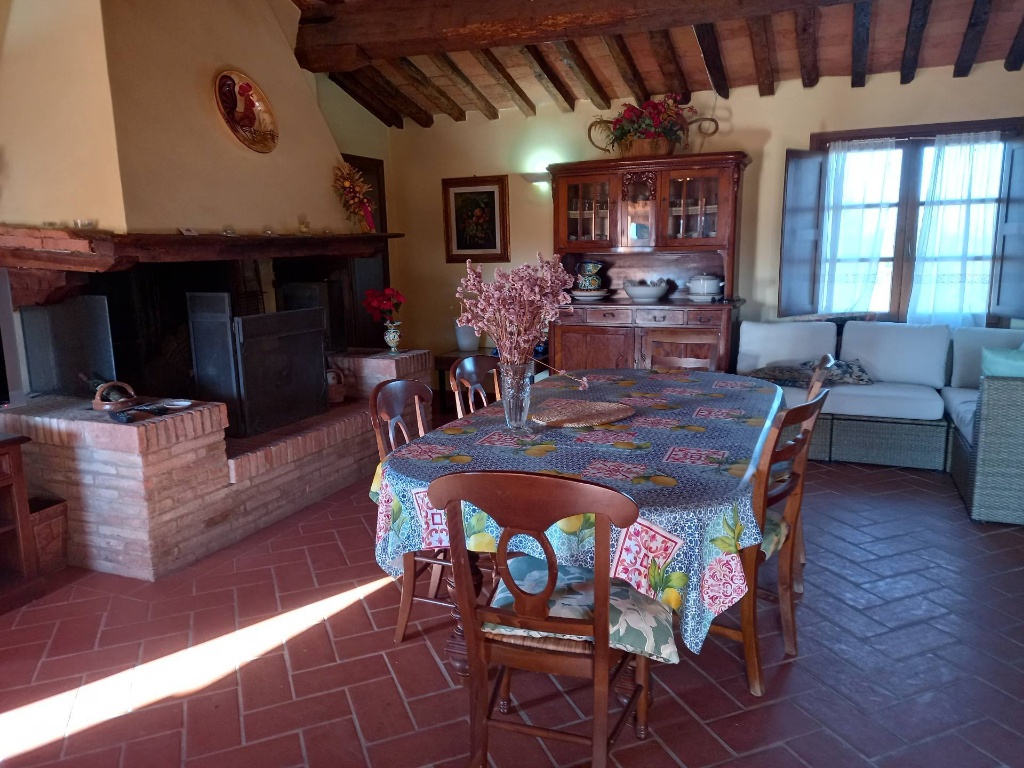 Casa indipendente in Via Corsica, Capannoli, 12 locali, 7 bagni