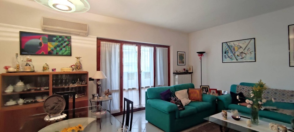 Appartamento a Folignano, 7 locali, 2 bagni, 109 m², ottimo stato