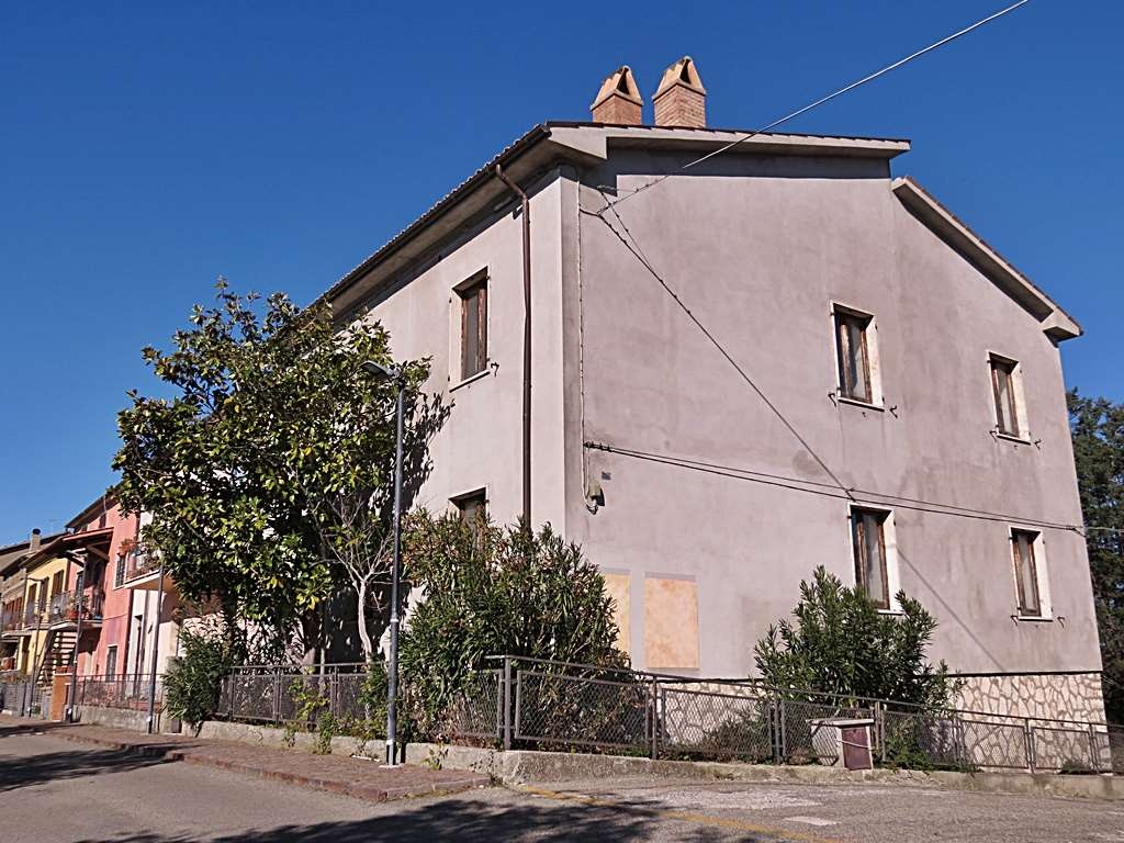 Villa a schiera a Baschi, 8 locali, 2 bagni, giardino privato, garage