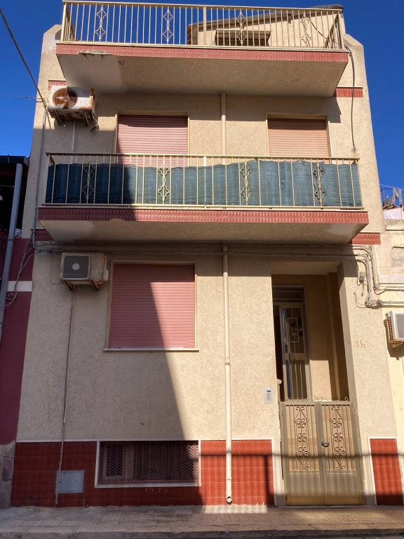 Appartamento in Via Malta 16, Pachino, 8 locali, 3 bagni, 168 m²