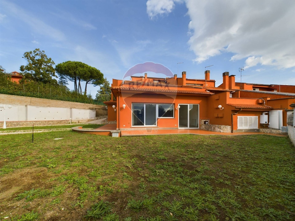 Villa in Viale delle Rughe, Formello, 7 locali, 4 bagni, 330 m²