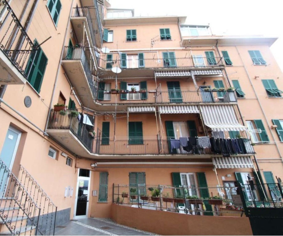 Appartamento in Via Antonio Burlando 38, Genova, 5 locali, 1 bagno