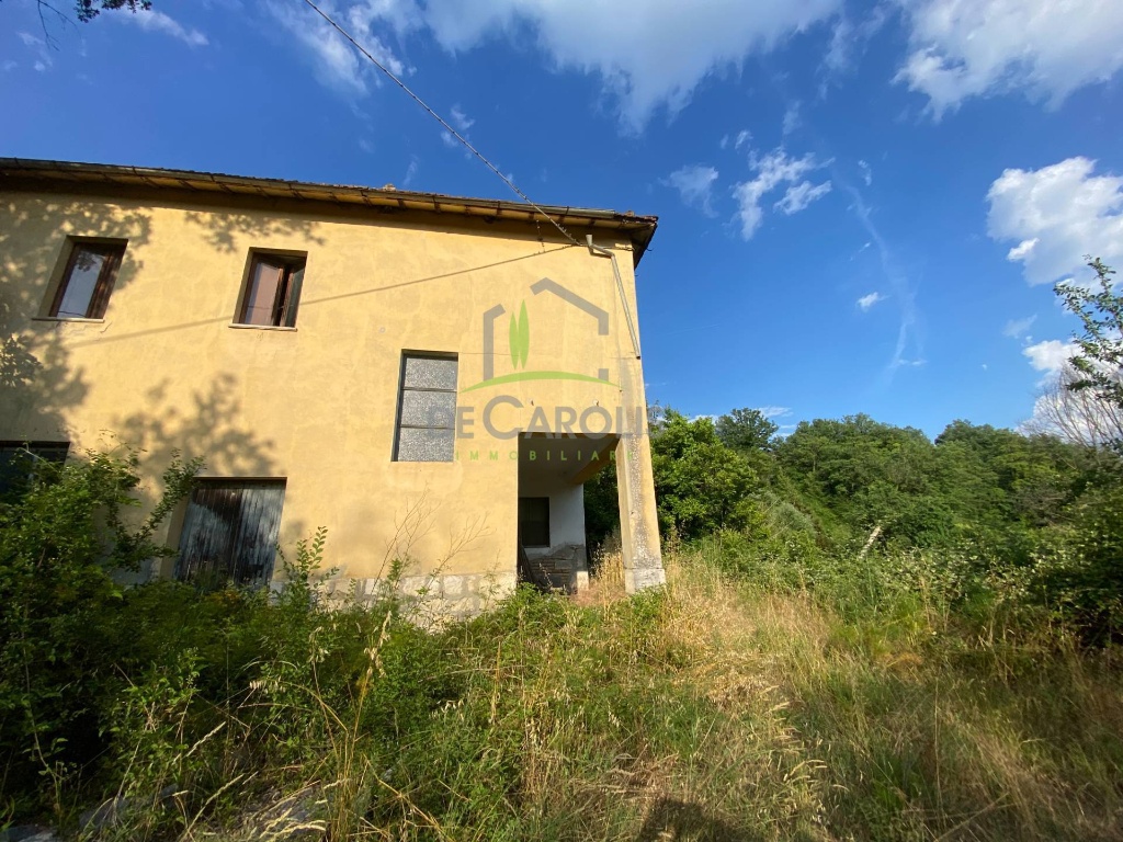Casa indipendente in Via Valcinante, Roccafluvione, 12 locali, 1 bagno