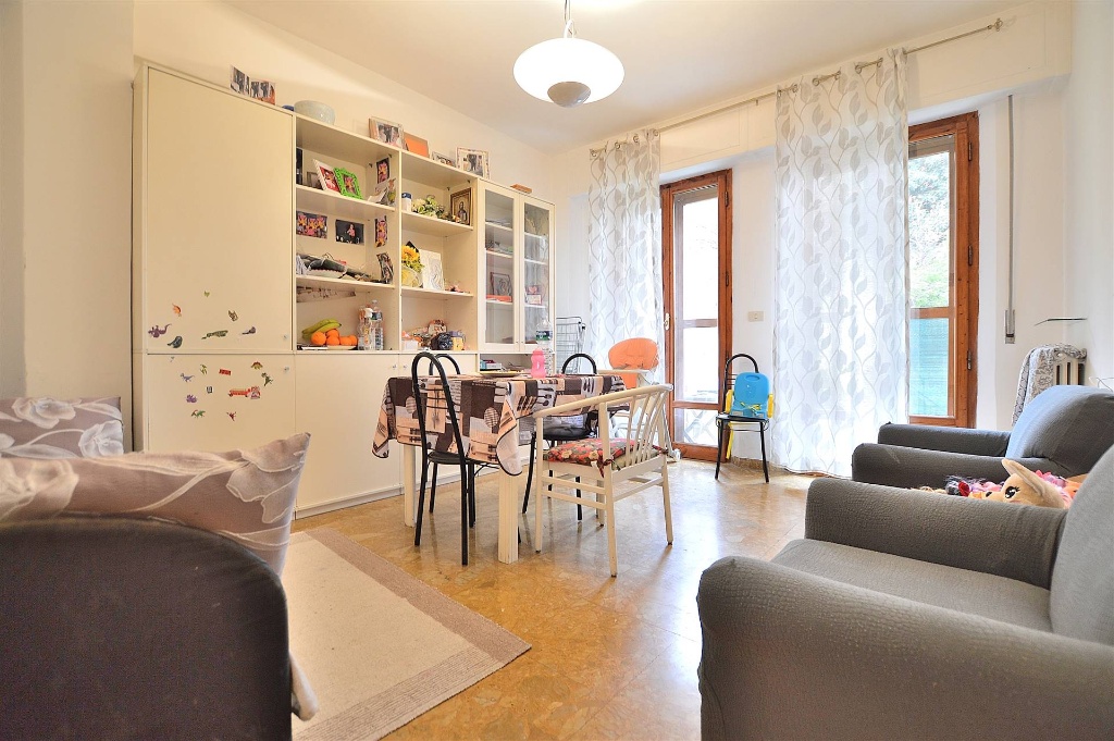 Appartamento in Via Martiri di Scalvaia, Siena, 5 locali, 1 bagno