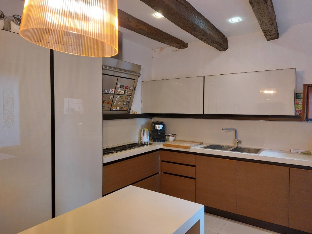 Appartamento in Via Carlo Mayr, Ferrara, 5 locali, 2 bagni, 133 m²
