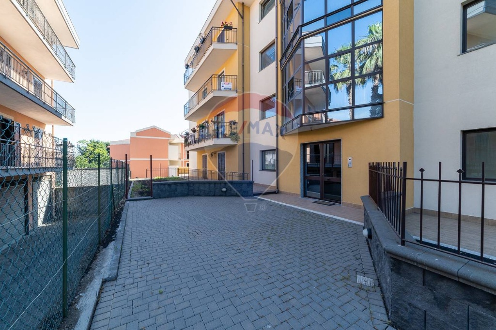 Appartamento in Via Fondannone, Santa Venerina, 5 locali, 2 bagni