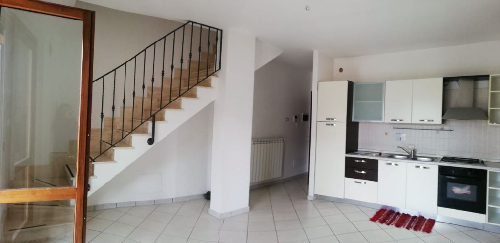 Appartamento in Via dei tigli 2a, Bracciano, 5 locali, 2 bagni, 100 m²