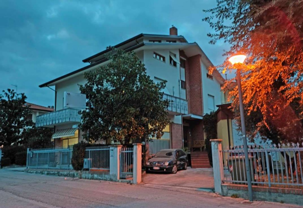 Appartamento in Via P. Togliatti 6, Montecalvo in Foglia, 6 locali