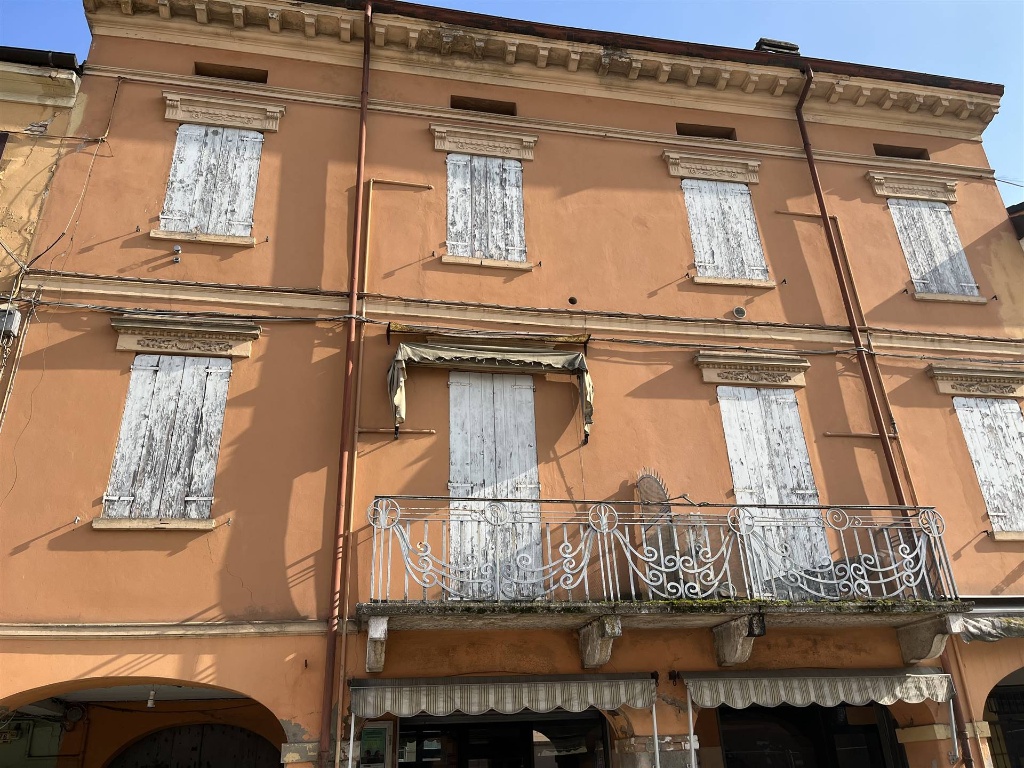 Palazzo a Campagnola Emilia, 20 locali, 6 bagni, 668 m² in vendita