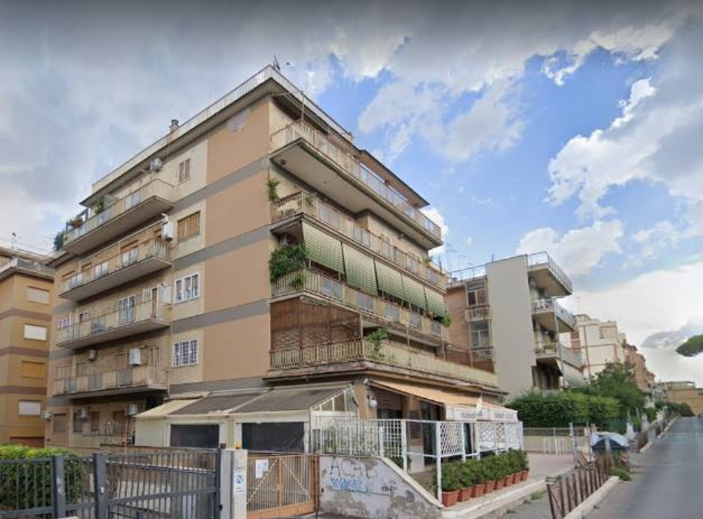 Quadrilocale in Via Simone Mosca 54, Roma, 1 bagno, 100 m², 1° piano