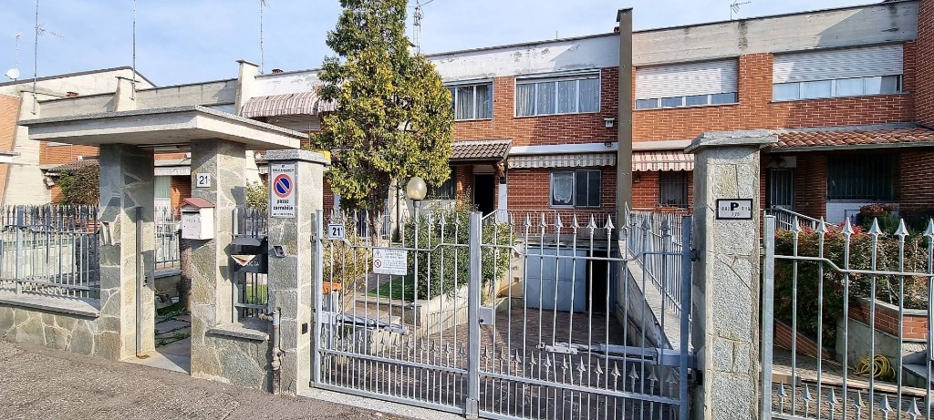 Villa a schiera in Via Magnani Aldobrando, Alessandria, 5 locali