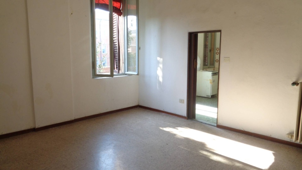 Appartamento in Via Piangipane, Ferrara, 5 locali, 1 bagno, con box