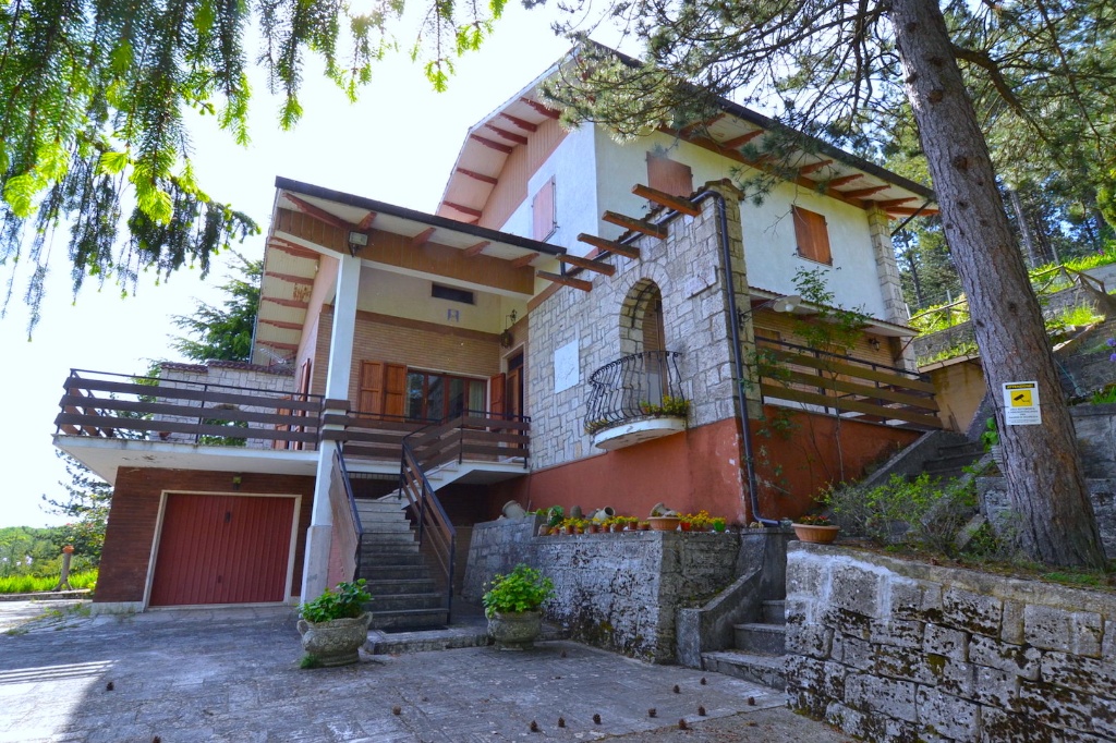 Villa singola in Colle San Marco, Ascoli Piceno, 10 locali, 3 bagni