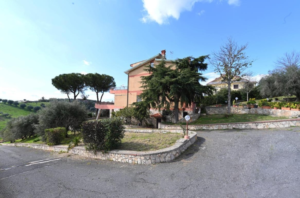 Villa in Via di Santa Lucia, Fonte Nuova, 15 locali, 5 bagni, con box