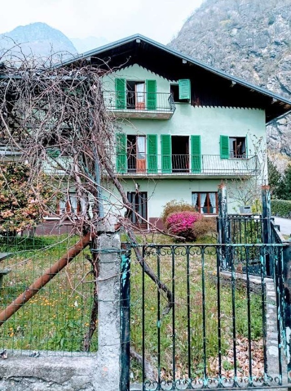 Casa indipendente in Via sempione, Mergozzo, 20 locali, 2 bagni