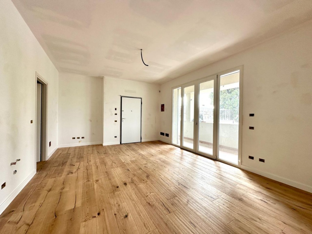 Trilocale in Via Stuparich, Firenze, 2 bagni, 103 m², 1° piano