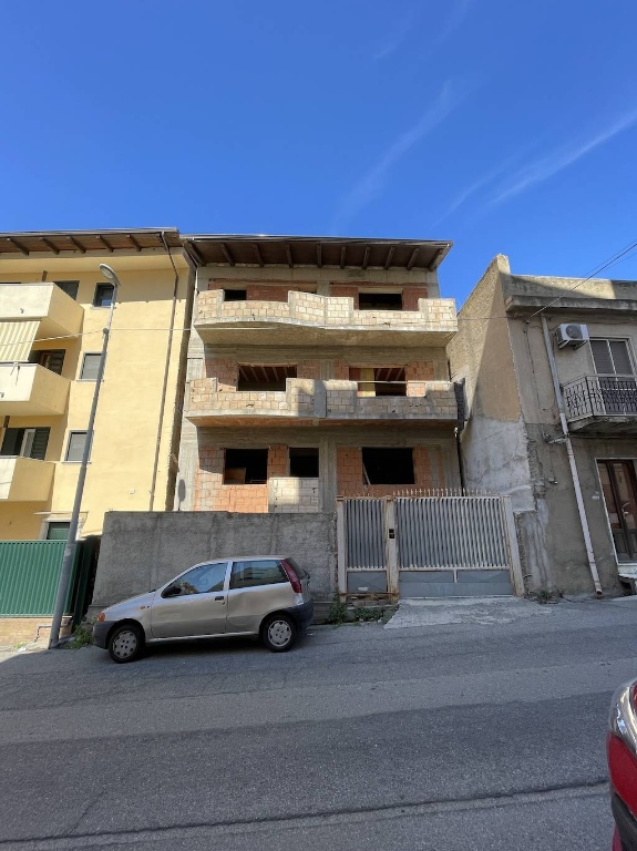 Casa indipendente in Via Reggio Campi, Reggio di Calabria, 23 locali
