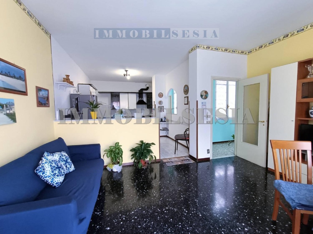 Appartamento in VIA mazzini 52, Romagnano Sesia, 5 locali, 1 bagno