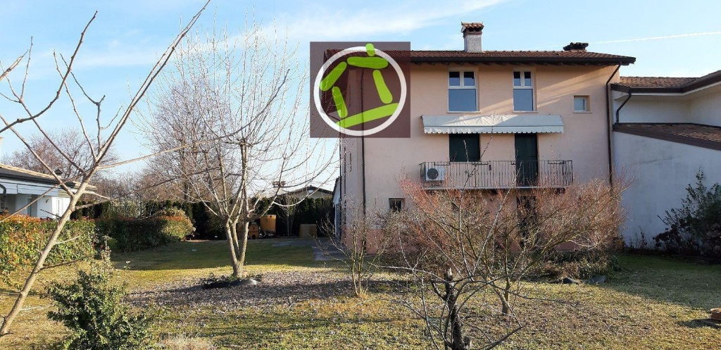 Villa in Del Poz 10, Pordenone, 8 locali, 2 bagni, giardino privato