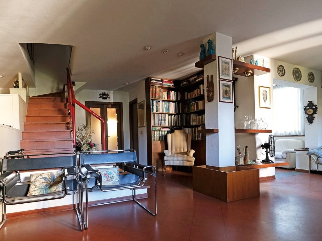 Appartamento a Bagno a Ripoli, 9 locali, 3 bagni, 195 m² in vendita