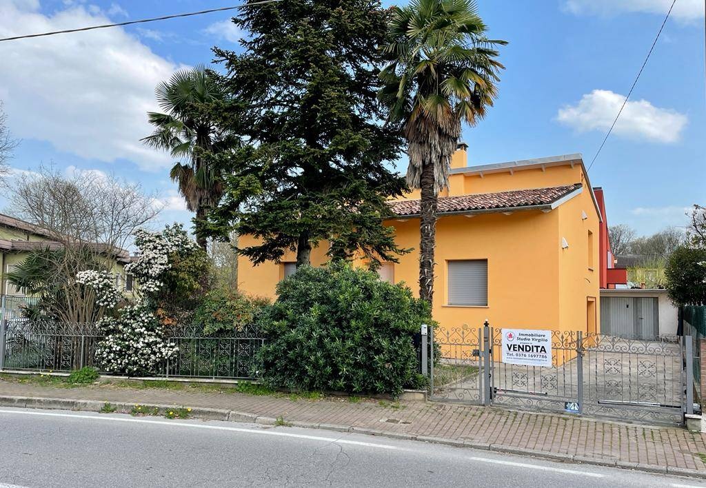 Casa indipendente a Borgo Virgilio, 3 locali, 1 bagno, 100 m²