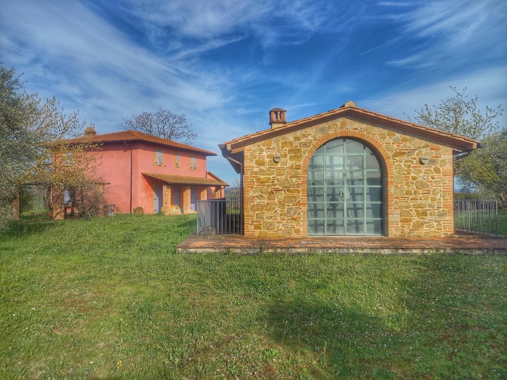 Casale a Gambassi Terme, 10 locali, 2 bagni, giardino privato, 340 m²