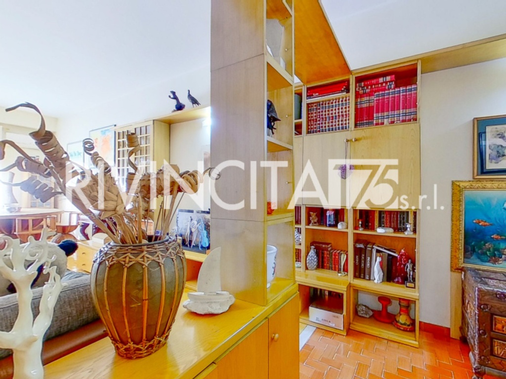 Appartamento in Via Eugenio II, Roma, 2 bagni, 131 m², 2° piano