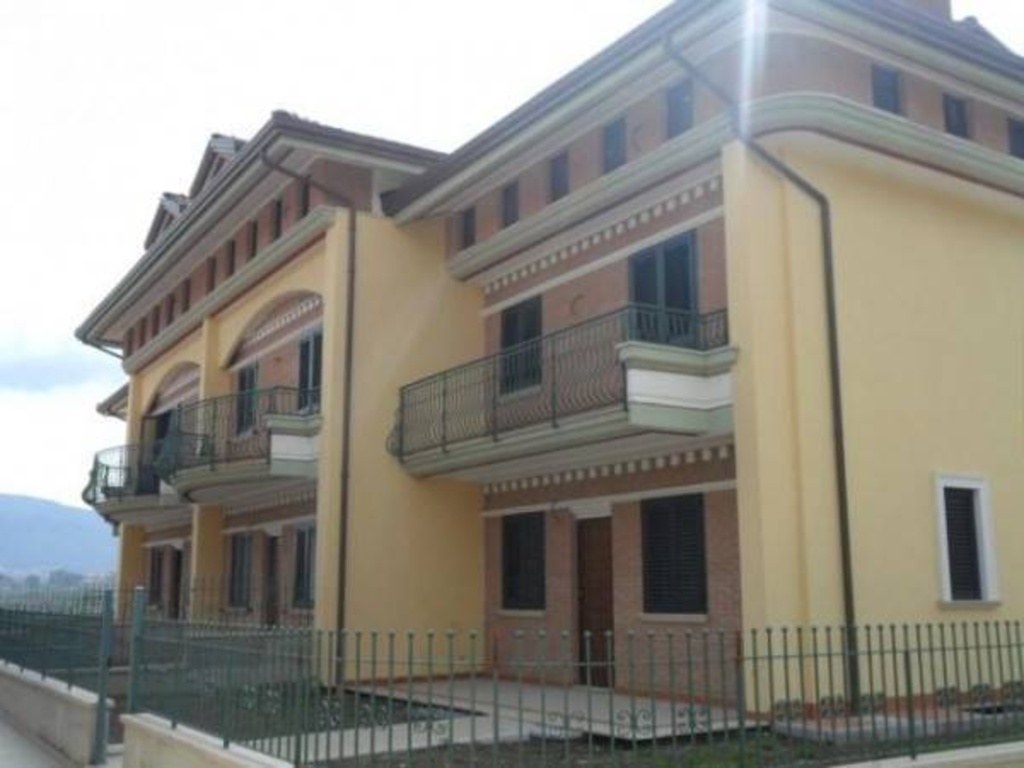 Villa a schiera ad Avellino, 4 locali, 4 bagni, 260 m² in vendita