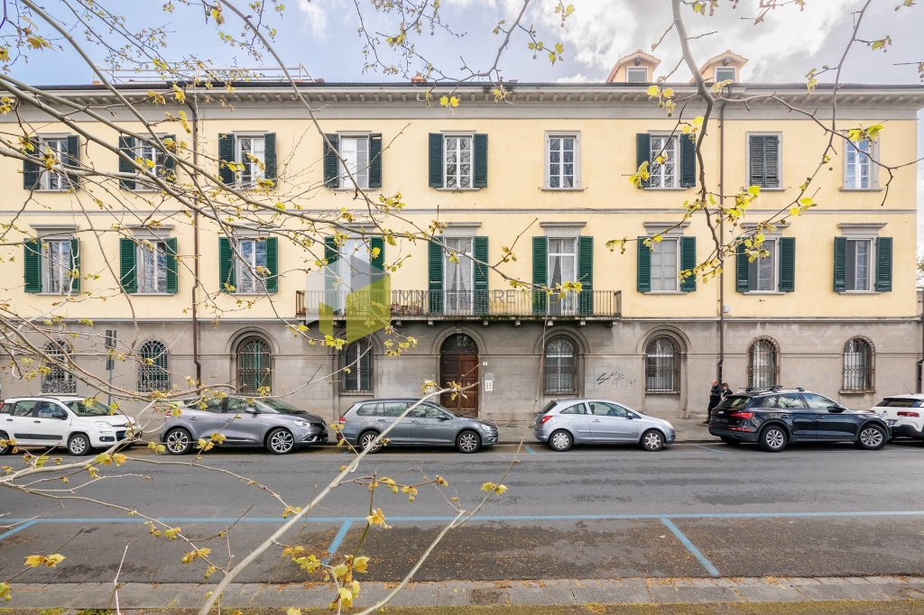 Appartamento in Lungarno Bruno Buozzi, Pisa, 6 locali, 2 bagni, 200 m²