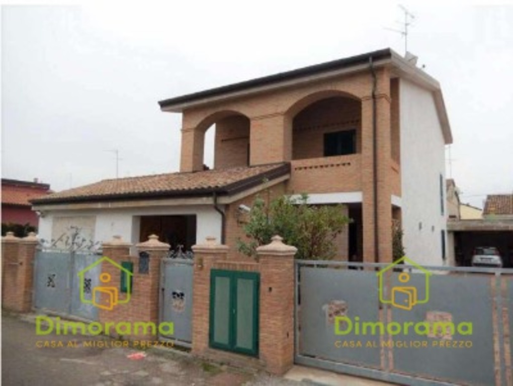 Casa indipendente in Via Eugenio Curiel, Portomaggiore, 7 locali