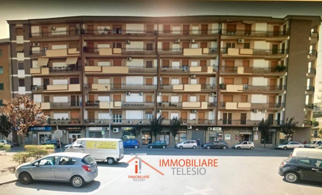 Appartamento in Piazza Zumbini, Cosenza, 6 locali, 2 bagni, 180 m²