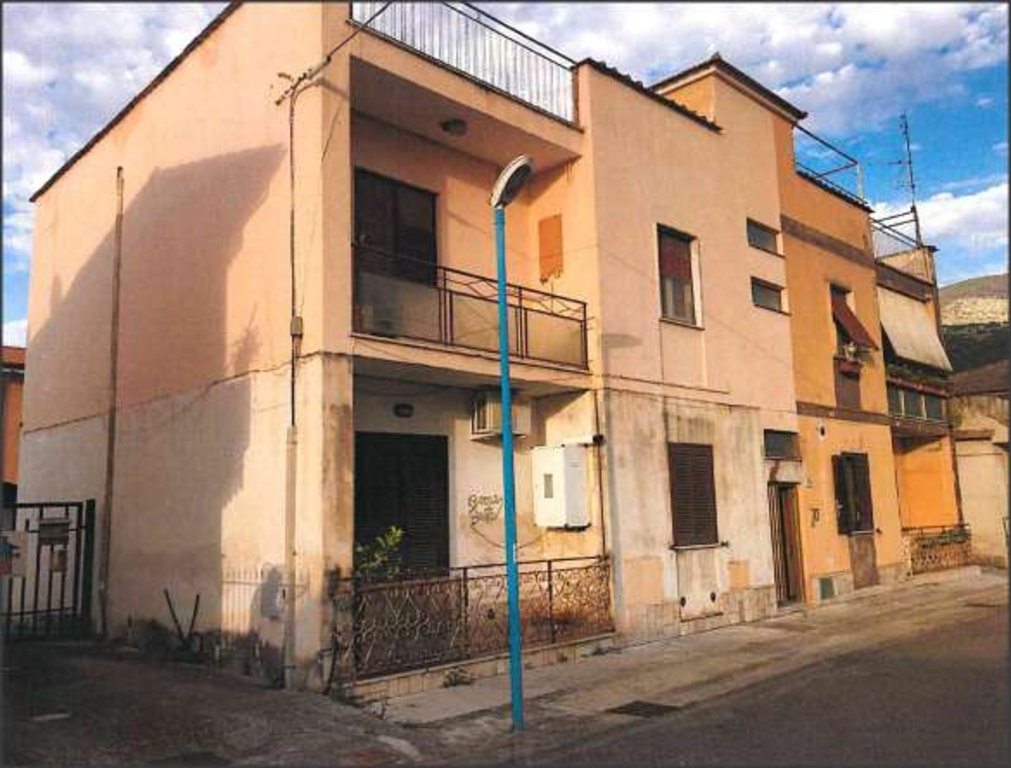 Appartamento in VIA DEL SALICE, Sermoneta, 5 locali, 76 m² in vendita