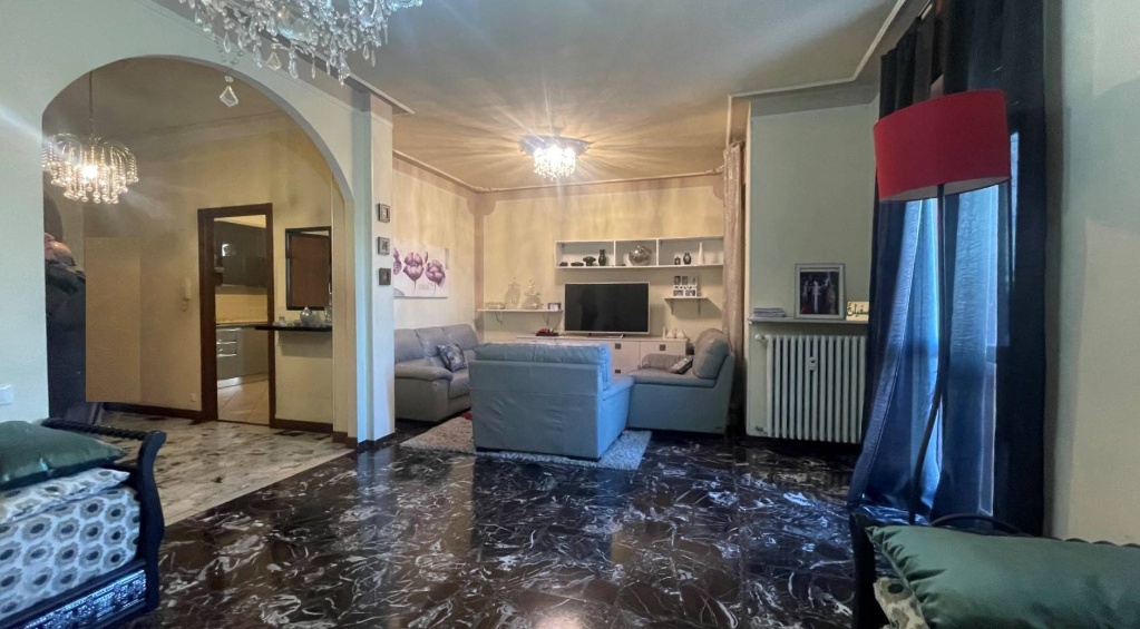 Appartamento in Via Trento, Tortona, 6 locali, 2 bagni, 132 m²