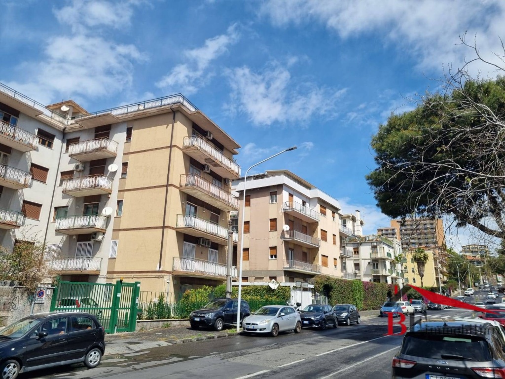 Appartamento in Via Battista Grassi, Catania, 5 locali, 2 bagni