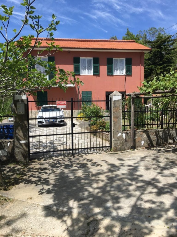 Villetta bifamiliare in Località Cascine Buto 20, Varese Ligure