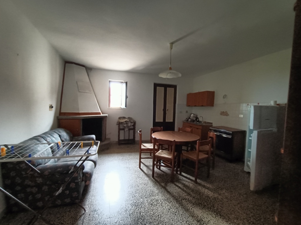 Casa semindipendente in Caronte, Lamezia Terme, 6 locali, 300 m²