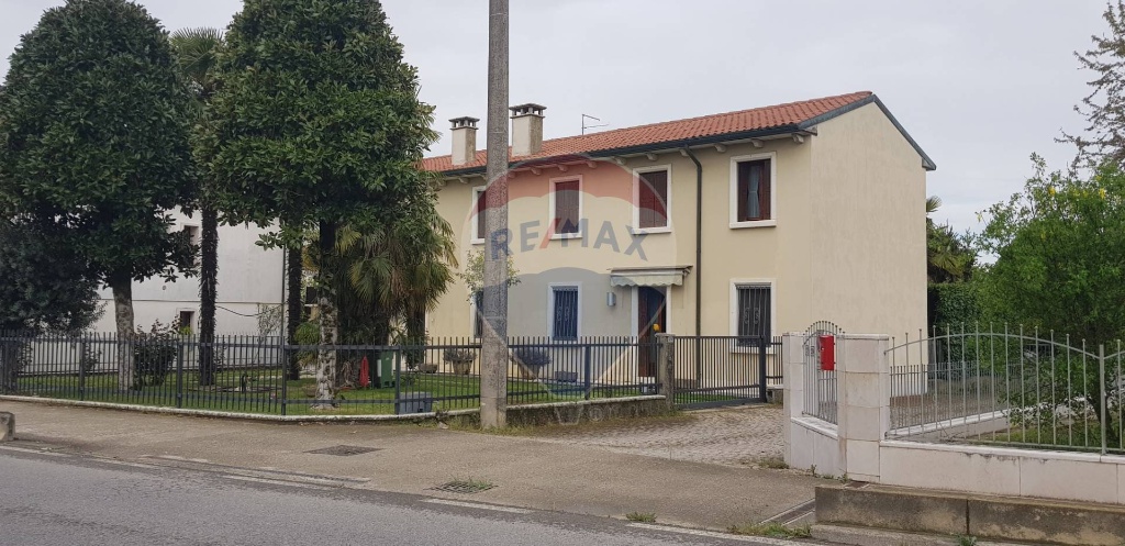 Villa in Via Santa Croce, Minerbe, 17 locali, 5 bagni, con box, 528 m²