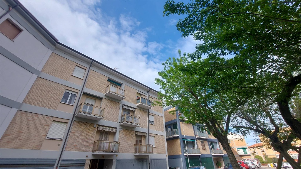 Appartamento ad Ancona, 6 locali, 1 bagno, 92 m², 3° piano in vendita