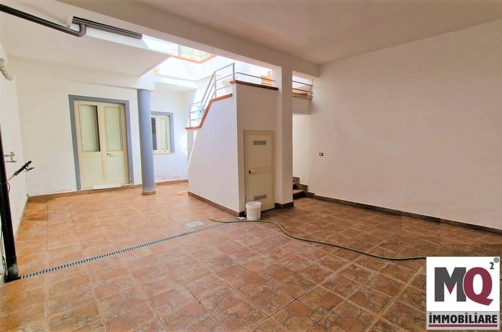 Palazzo in Via como, Mondragone, 5 locali, 2 bagni, 130 m² in vendita