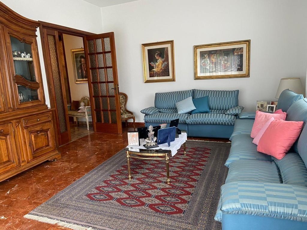 Appartamento a Empoli, 6 locali, 2 bagni, 122 m², 1° piano in vendita