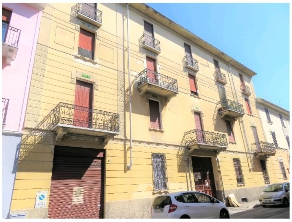 Monolocale in Via COSTANTINO PORTA, Novara, 1 bagno, 55 m², 3° piano